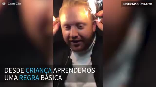 Homem incendeia seu cabelo ao brincar com artigo pirotécnico