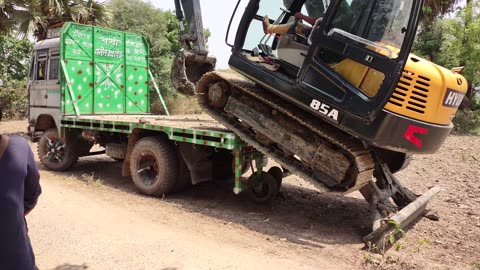 JCB Unload TRAK