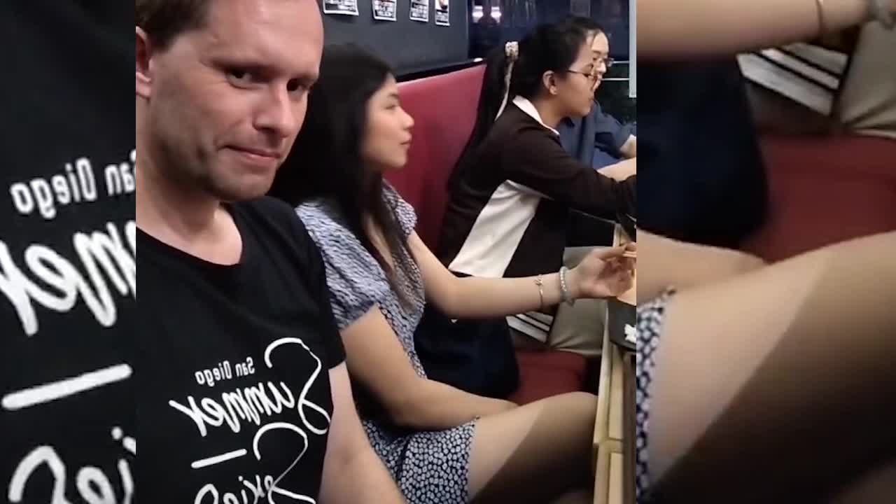White Guy Picking Up Girls in Bangkok