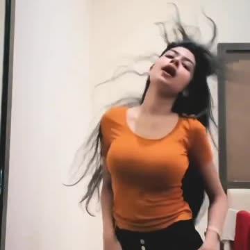 Hot sexy babe dancing for viral songs