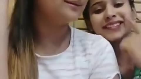 Funny cool lip video two cute girl