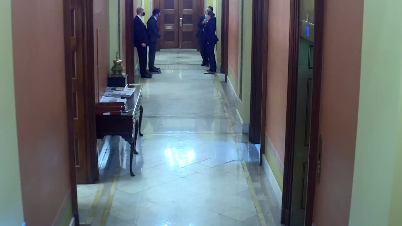0263USCH02H227Hallway_2021-01-05_17h00min01s110ms.mp4