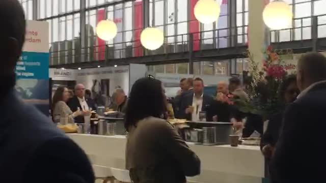 Fuori dal Truman Show Italiano: siamo un laboratorio sperimentale