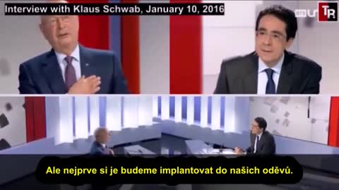 Podívejte se na „vlhký sen“ Klause Schwaba v kratičkém videu s francouzskou TV