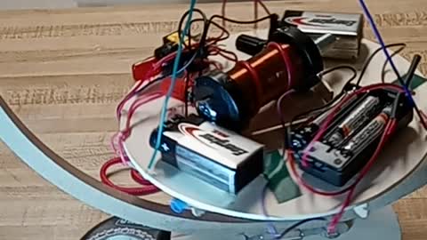 Single Coil Statoriess Motor with Photoresistor Feedback