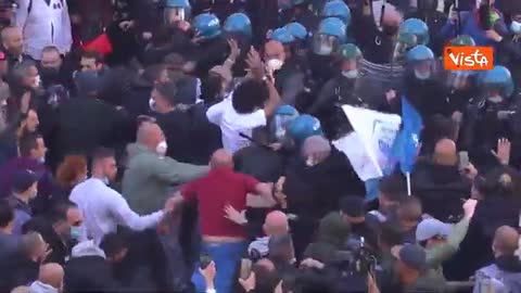 Italy: Clashes in Montecitorio between police and restaurateurs wanting to reopen businesses