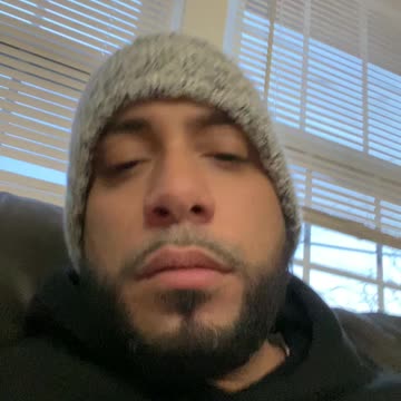 PUA Unemployment will expire today Trump didn’t sign the bill yet smh 🤦🏽‍♂️