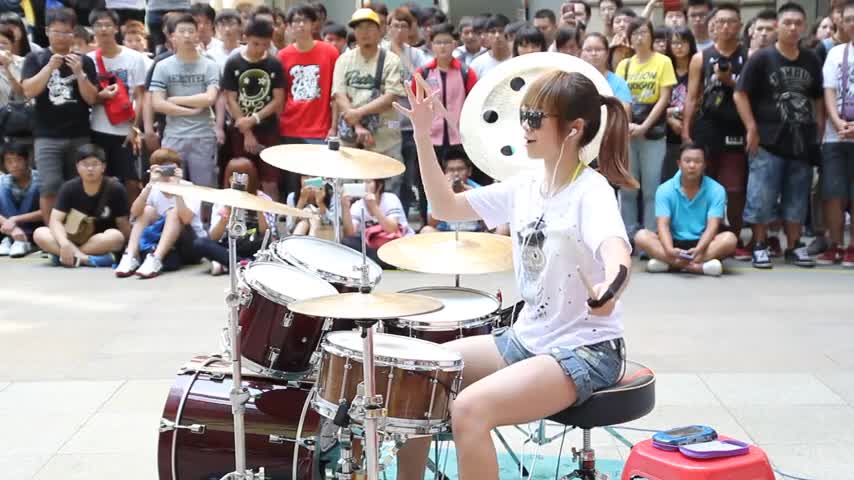 S White Tawainese Female Drummer -Cover fantastic baby