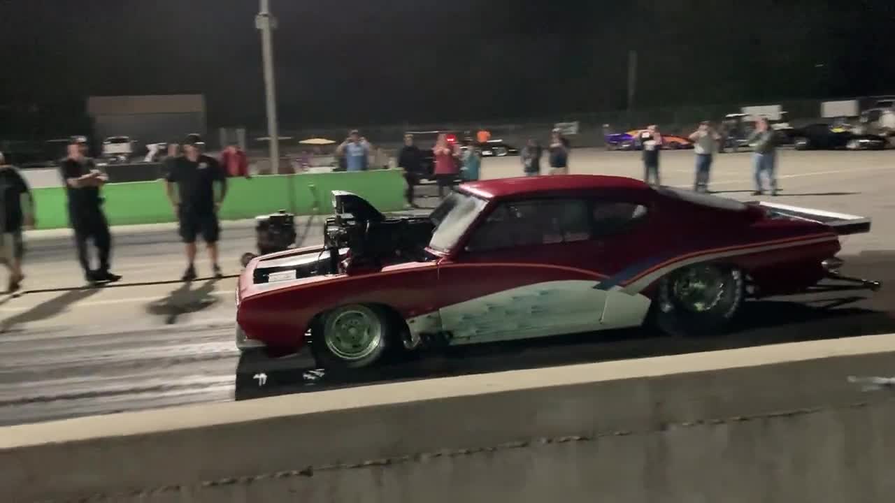 Plymouth Barracuda ProMod Drag Racing Burnout