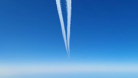 Boeing 747 plane NEAR MISS with a boeing 737