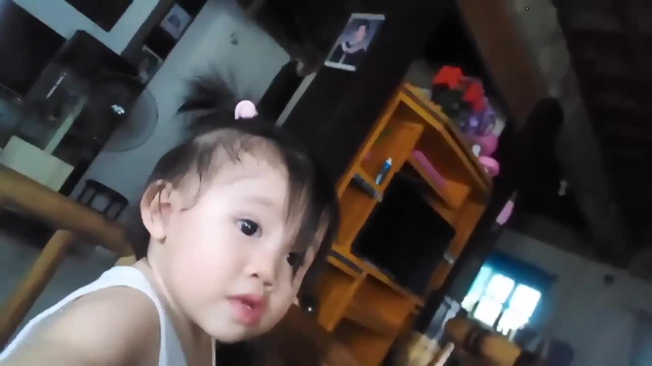 these two toddler tries to vlog! very cute