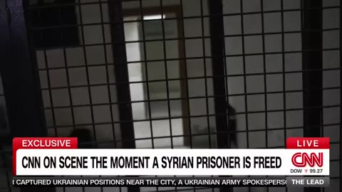 La CNN sulla scena nel momento in cui un prigioniero viene salvato