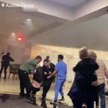 🚨#BREAKING: A vehicle has driven through an emergency room at a medical center #Austin | #Texas