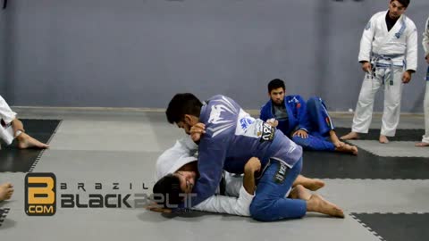 04 Manteniendo la guardia en Jiu-Jitsu (mal audio, pero gran explicación visual jajaja) Felipe Costa