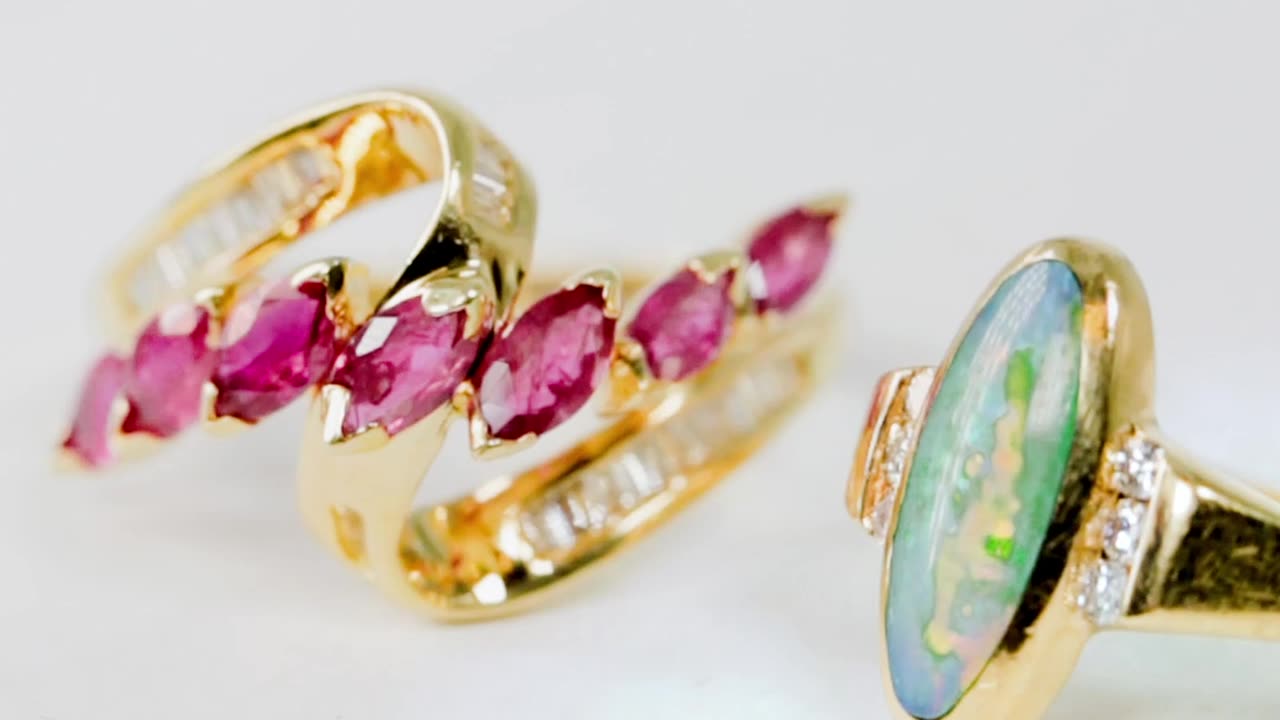 Sparkling Gems: Accurate Jewelry's Captivating Collection