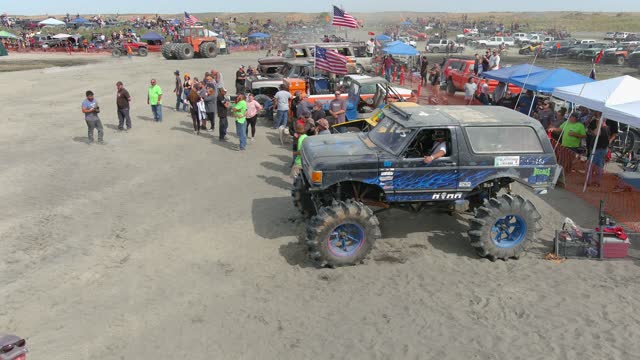 Moses Lake Bounty hole 2022 Trucks Gone Wild