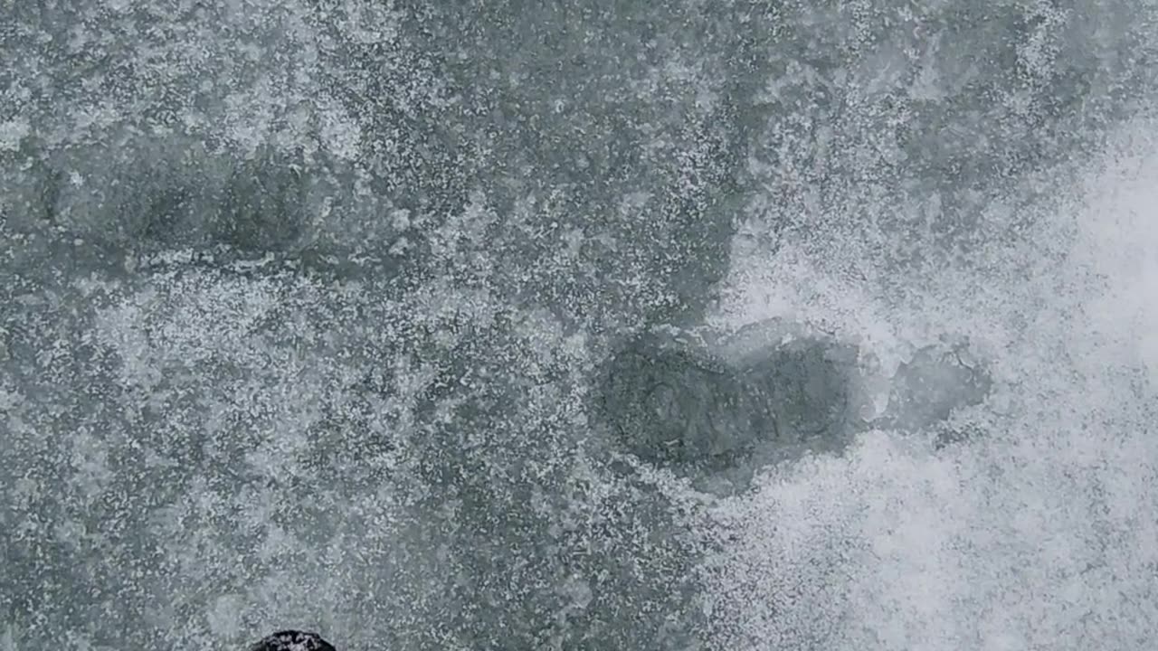 Caminando sobre lago cogelado