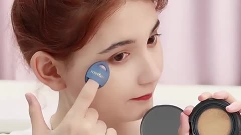 Mini Finger Puff Foundation Powder Detail 