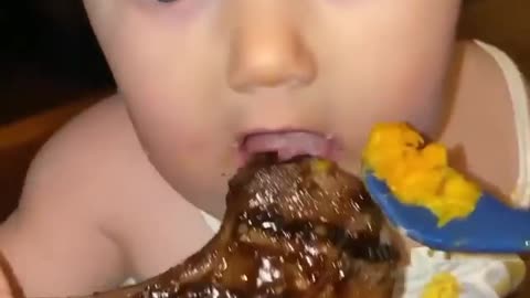 Best baby feeding technique 😋