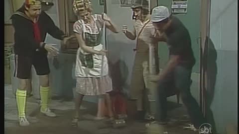 (1976) Chaves - Limpando o Pátio
