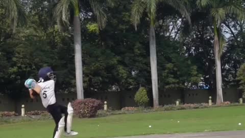 New cricketers practice