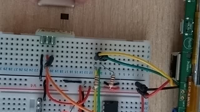 UPTS - Testing a Hall-Effect Sensor SS-33 (STM32F746)