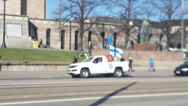 Videopätkä Helsingin 30.4.2021 turvetuottajien miekkarista
