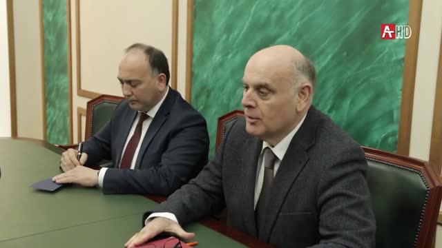 Аслан Бжания встретился с Дмитрием Медоевым