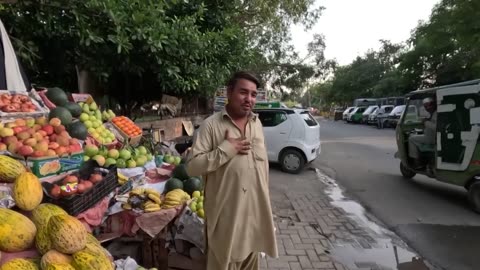 Pakistani Hospitality makes me cry (0.3$ Street Sh