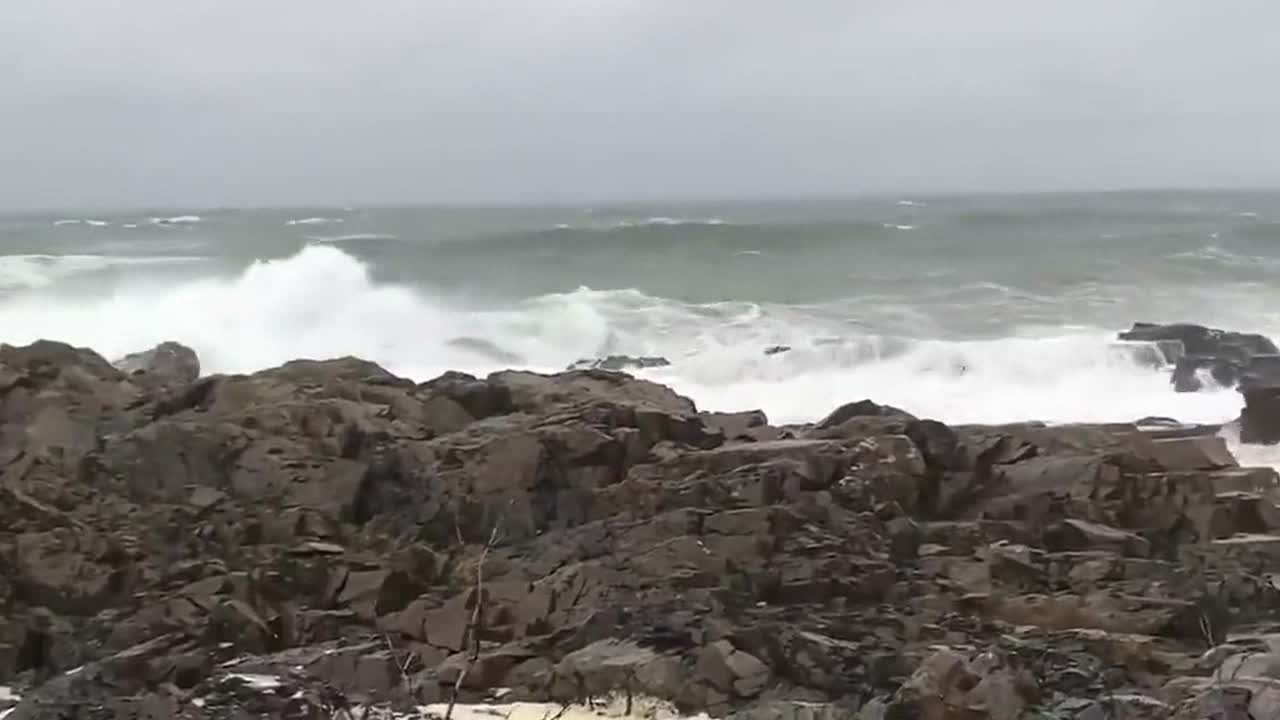 Nor’easter wind brings whipping waves to Maine coast