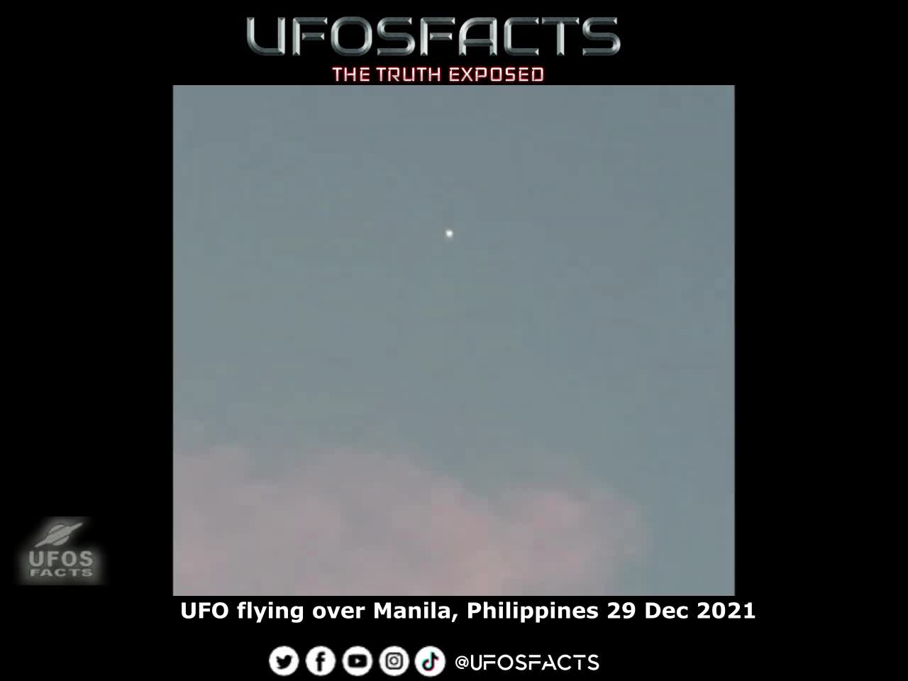 UFO flying over Manila, Philippines 29 Dec 2021