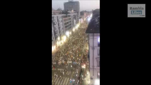 Milán en las calles contra el pasaporte Covid y las timo vacunas