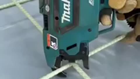 essa ferramenta vai mudar a vida dos armadores de estruturas #makita #shorts #shortsvideo