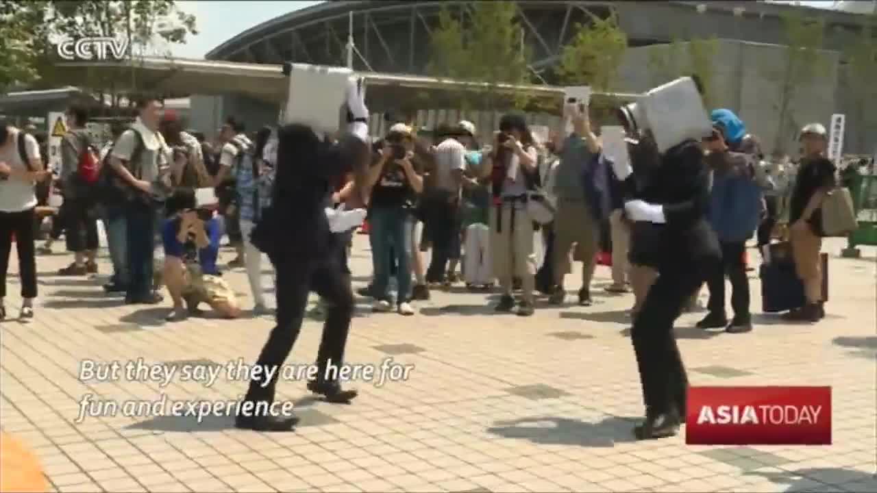 Japan Comic Convention: Enthusiasts queue up for favorite comics