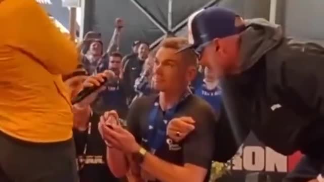 Spanish triathlete Christian Moriatheil decided to propose to a girl after the Ironman Tallinn race