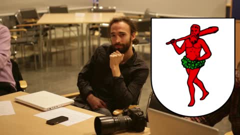 Expos Daniel Vergara sitter i möte