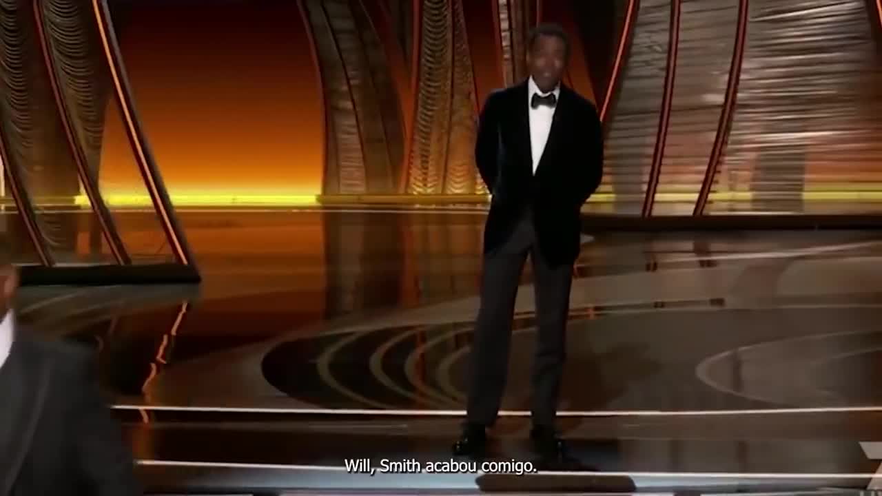 WILL SMITH SLAPS CHRIS ROCK IN THE FACE (SUBMITTED IN PORTUGUESE)