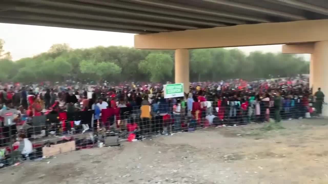 Mind-Blowing New Footage Shows Thousands of Illegals Flooding into US During Daylight