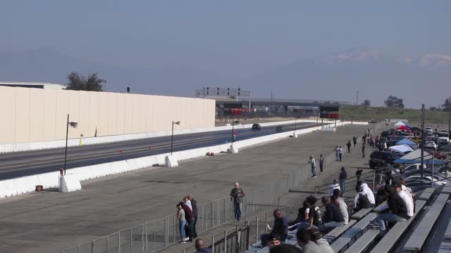 1/4 mile mustang race