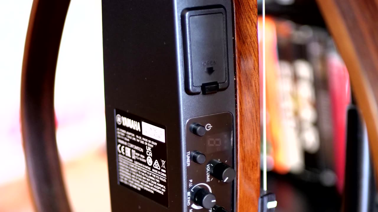 Yamaha SLG200N Unboxing