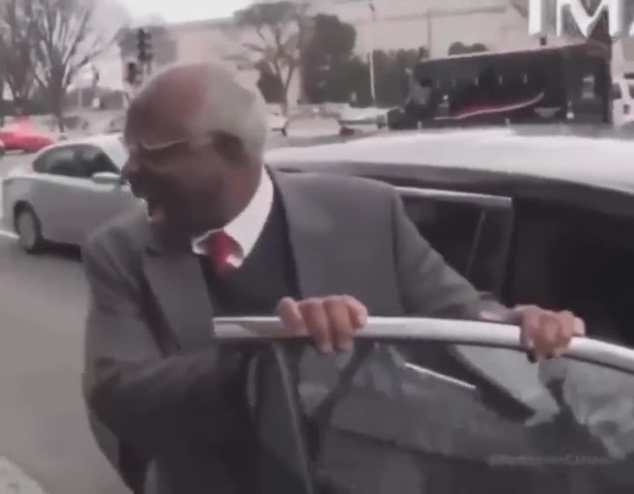 Clarence Thomas is a National Treasure