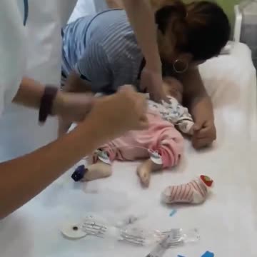 Egy csecsemő közvetlenül az oltást követően meghal a Fülöp-szigeteken. ( +18 )