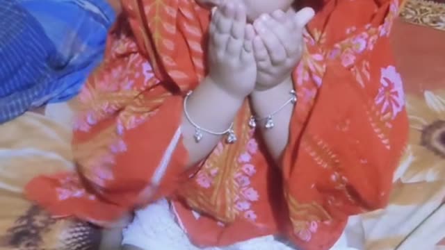 When the cute baby prays beautifully to Allah #pray