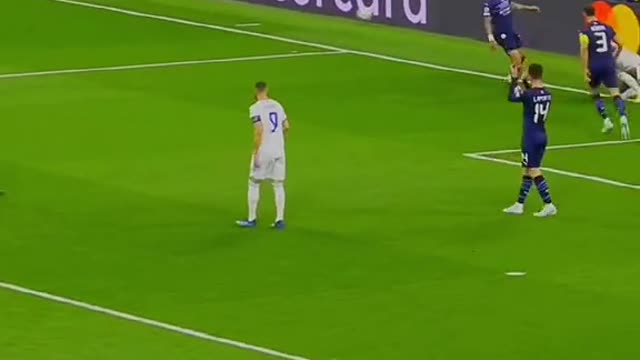 Walker defence vs vini