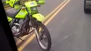 Choque entre una moto y un carro dejó a una mujer muerta en la vía a Barrancabermeja