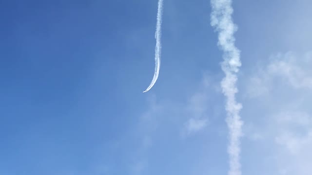 Thunderbirds Loop Edge View Slow Motion Excellent!