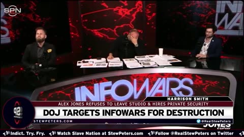 DOJ Wants InfoWars SHUT DOWN! Alex Jones’ REFUSES To Leave Studio During EMERGENCY Broadcast