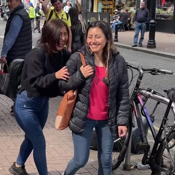 She couldn’t stop Laughing 😂 😆 💃💃