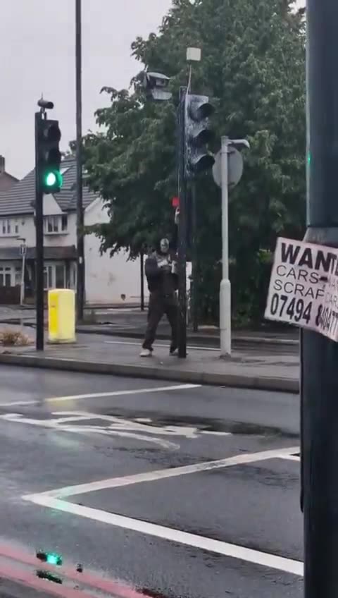 Λονδίνο: Καταστρέφουν τις κάμερες που «ανιχνεύουν» τους ρύπους των οχημάτων