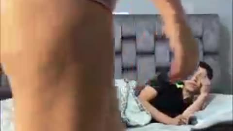 E quando você acorda com a gata que conheceu na balada. 😅😅